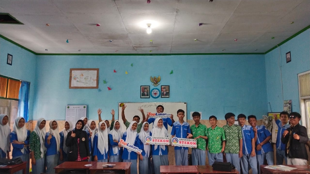 Sosialisasi PMB Universitas STEKOM dan TopLoker.com: Pintu Gerbang Menuju Masa Depan Cemerlang bagi Siswa SMK Gajah Mada Pabelan