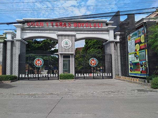 Universitas STEKOM Memperkenalkan Identitas Baru di SMAN 1 Teras