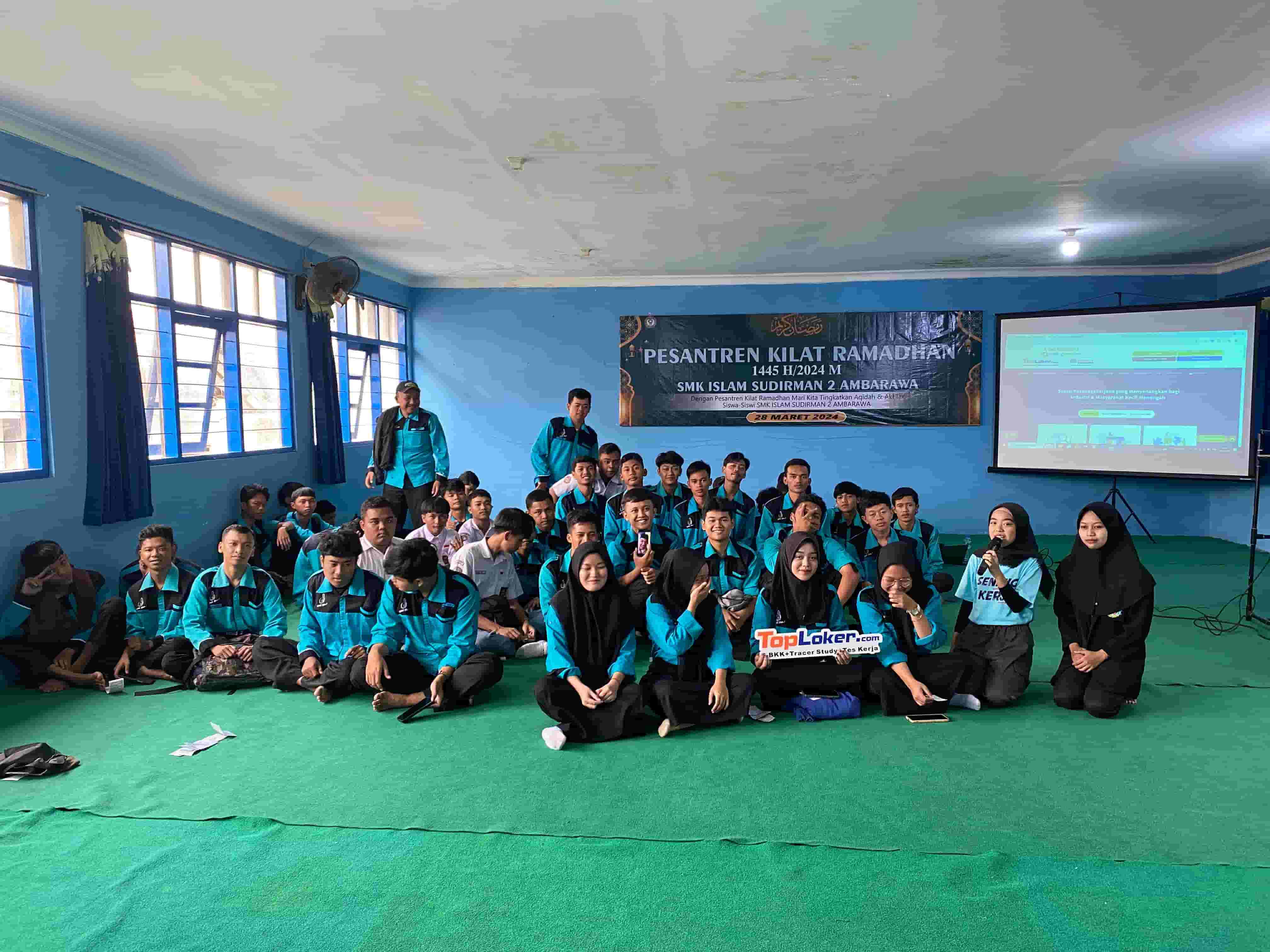 TopLoker.com Membuka Pintu Masa Depan: Sosialisasi PMB dan Bimtek di SMK Islam Sudirman 2 Ambarawa