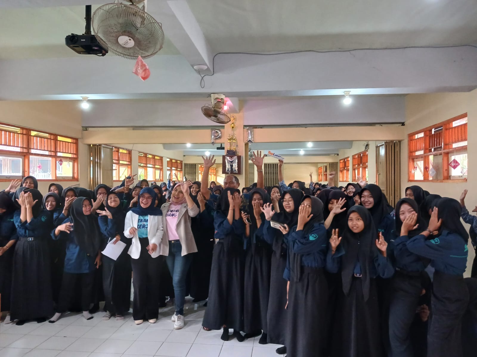 Hari Kedua: Toploker.com Terus Memperkaya Workshop di SMKN 1 Pedan Klaten