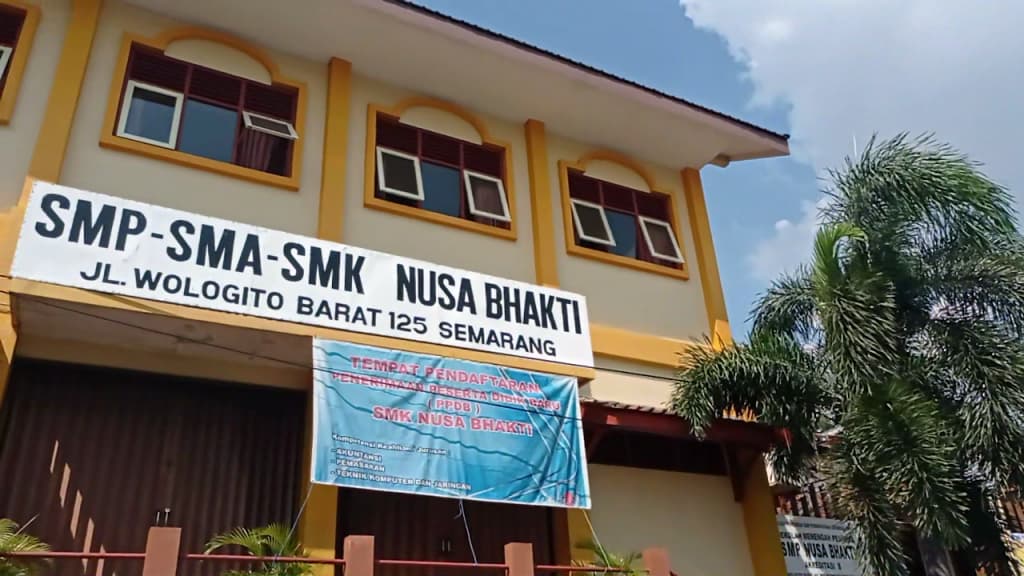 Toploker.com Gelar Kunjungan Inspiratif ke SMK NUSA BHAKTI Semarang untuk Siapkan Siswa Hadapi Dunia Kerja