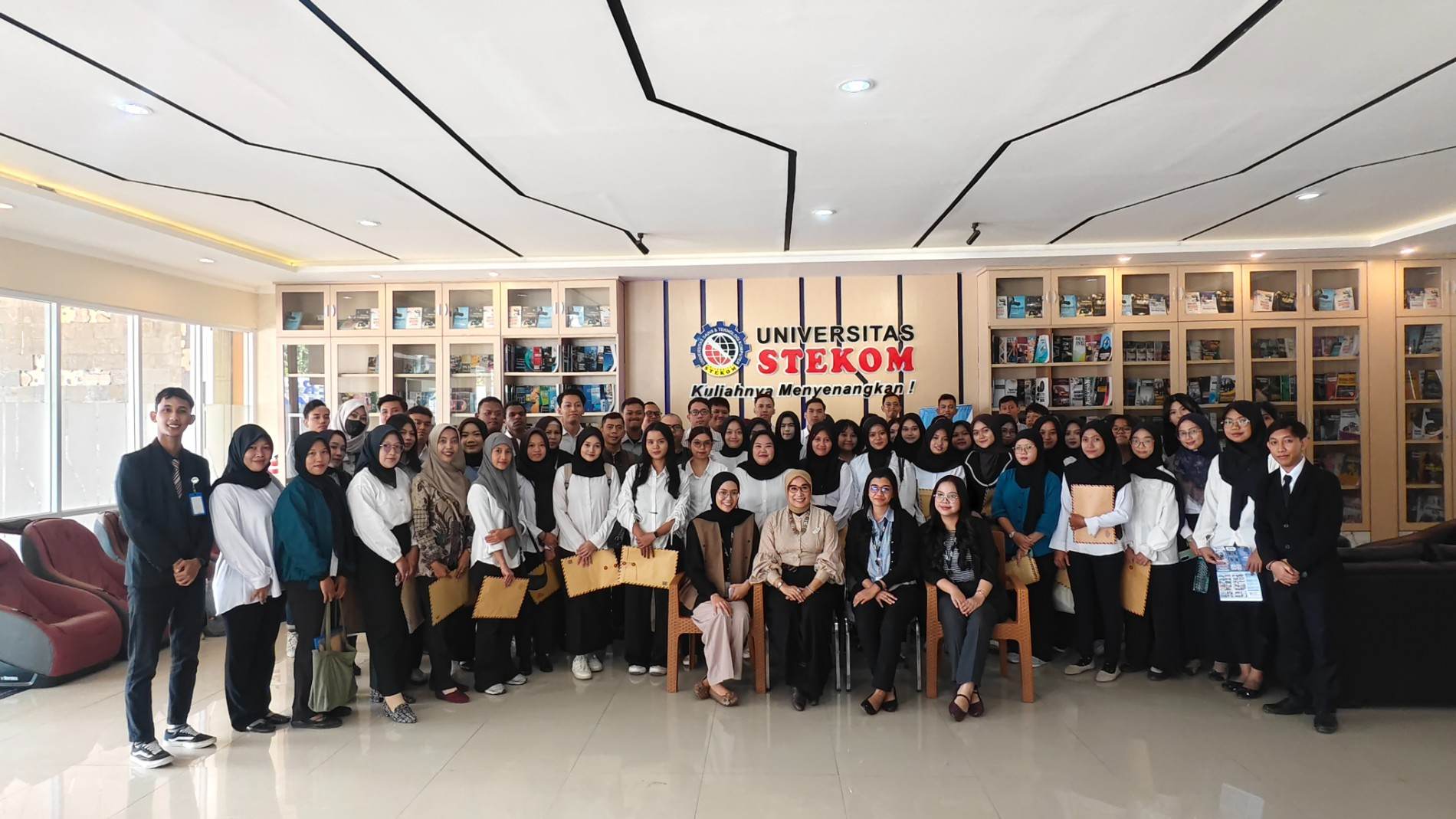 Rekrutmen Batch 029 Universitas STEKOM dan J&T Express Semarang Dipadati Peserta, Buka Akses Karier bagi Masyarakat