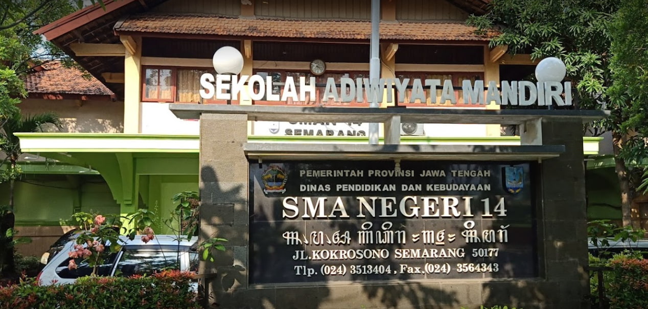 Sinergi Pendidikan : Univ. STEKOM Siliwangi dan TopLoker.com Berikan Wawasan Baru di SMAN 14 Semarang