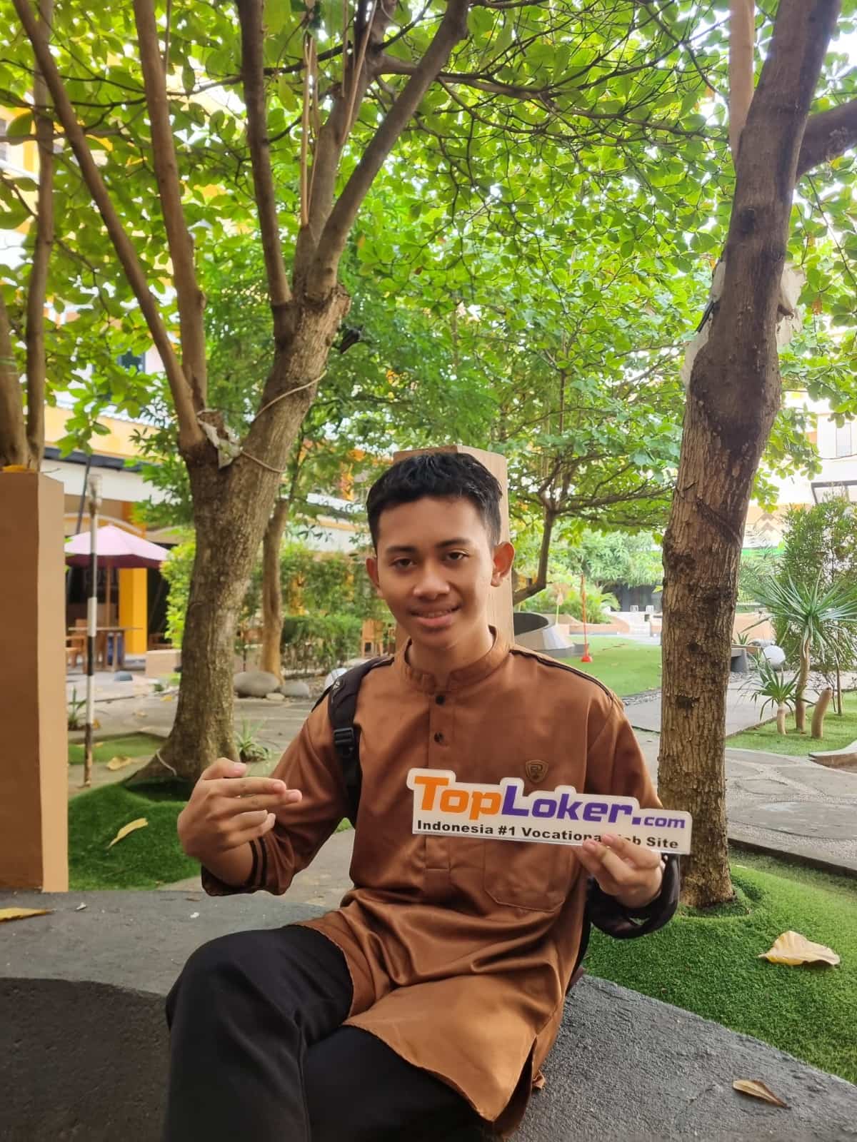 Keberhasilan Program Link and Match 8+i di SMK Bina Bangsa Dampit: Prestasi Gemilang Revaldo Putra Anggara