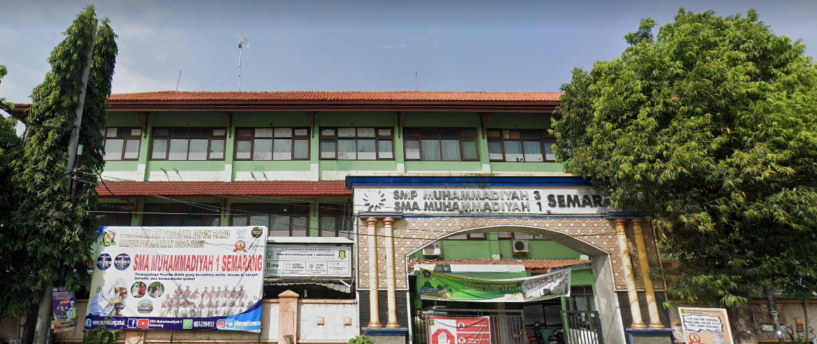 Kerja sama Hebat: Universitas STEKOM dan TopLoker.com Rangkul SMA Muhammadiyah 1 Semarang untuk Konten Edukatif