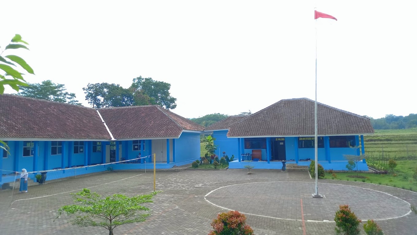 Toploker.com Gelar Kunjungan Persahabatan dan Bahas Kolaborasi Konten dengan SMK Negeri 01 Tuntang