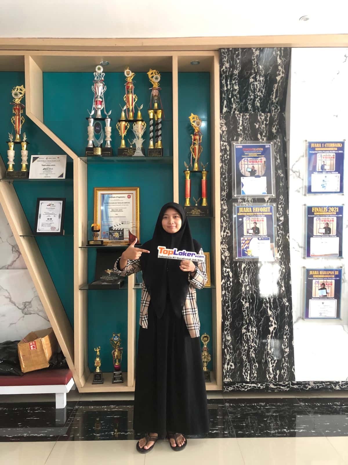 SMK Tara Depok Cirebon: Keberhasilan Program Link and Match 8+i Membawa Siti Nur Chofifa Meraih Beasiswa Universitas STEKOM