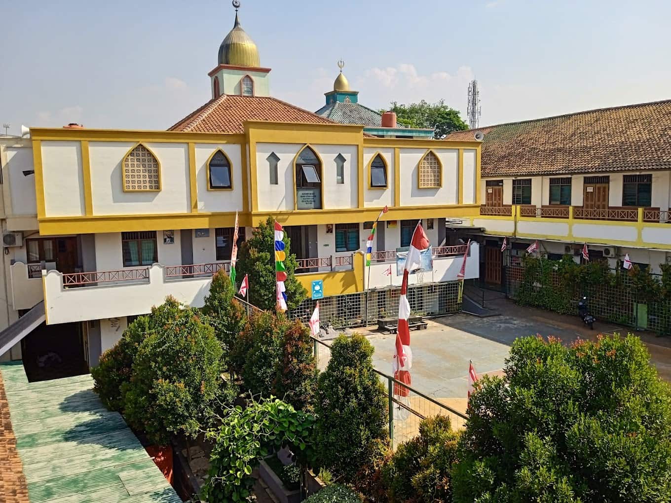 Kunjungan Persahabatan dan Penawaran Kolaborasi Konten: SMK Hidayah Semarang Jalin Kerjasama dengan Toploker.com