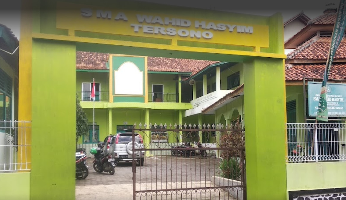 TopLoker.com dan SMA Wahid Hasyim Tersono: Kolaborasi Kreatif yang Membuka Pintu Karier