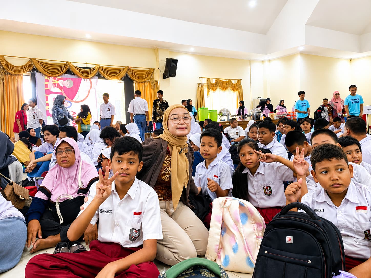 Inklusi Tak Berhenti pada Wacana: Universitas STEKOM dan APINDO Hadirkan Kebahagiaan bagi Anak-anak Disabilitas