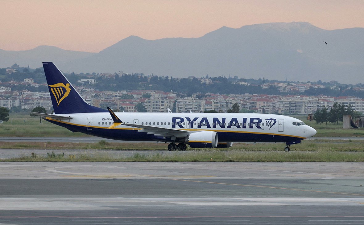 Insiden Pesawat Ryanair di Yunani Diselidiki EASA Setelah Jendela Kabin Pecah di Udara, Penumpang Hampir Tersedot Keluar