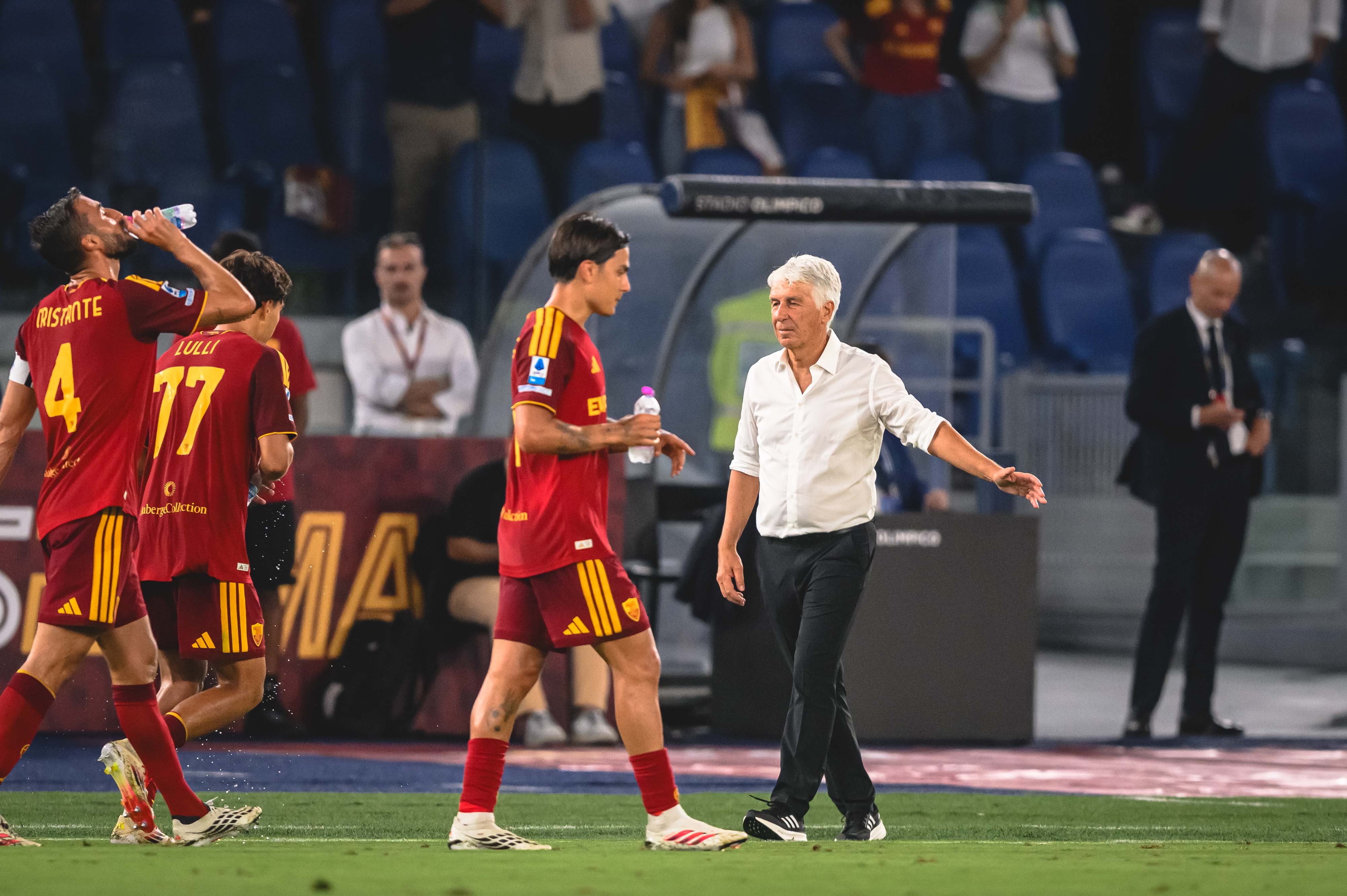 Roma Bantai Fiorentina 4-0, Malen Hat-trick Bawa AS Roma ke Puncak Klasemen Serie A