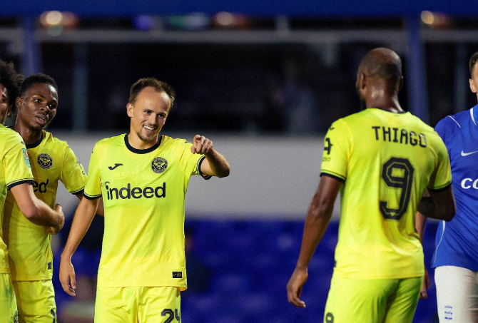 Brentford Hancurkan Birmingham 6-1 dan Lolos ke Babak Ketiga Carabao Cup