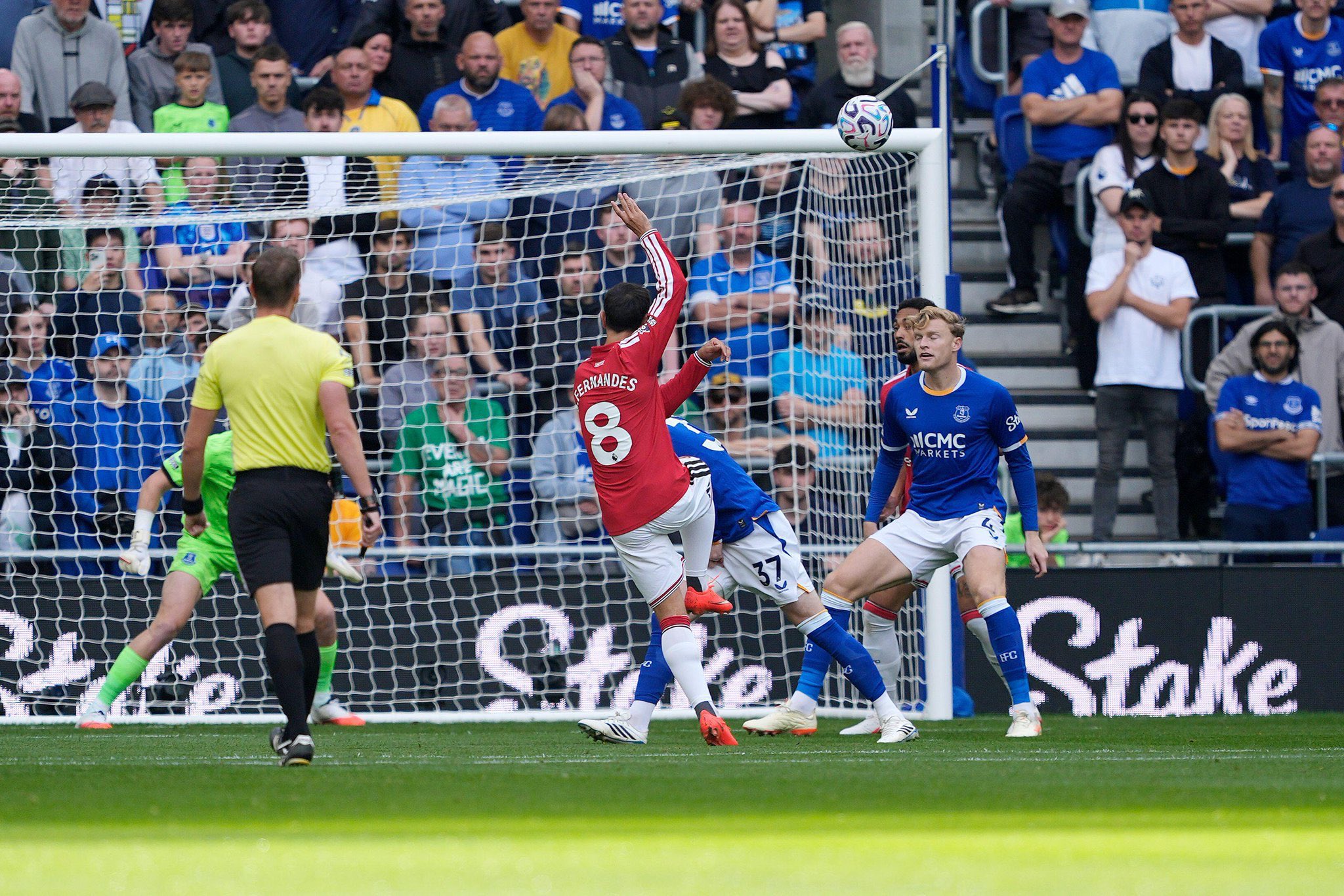 Everton vs Man United Berakhir 2-2, Gol Dramatis Maitland-Niles Buyarkan Kemenangan Setan Merah
