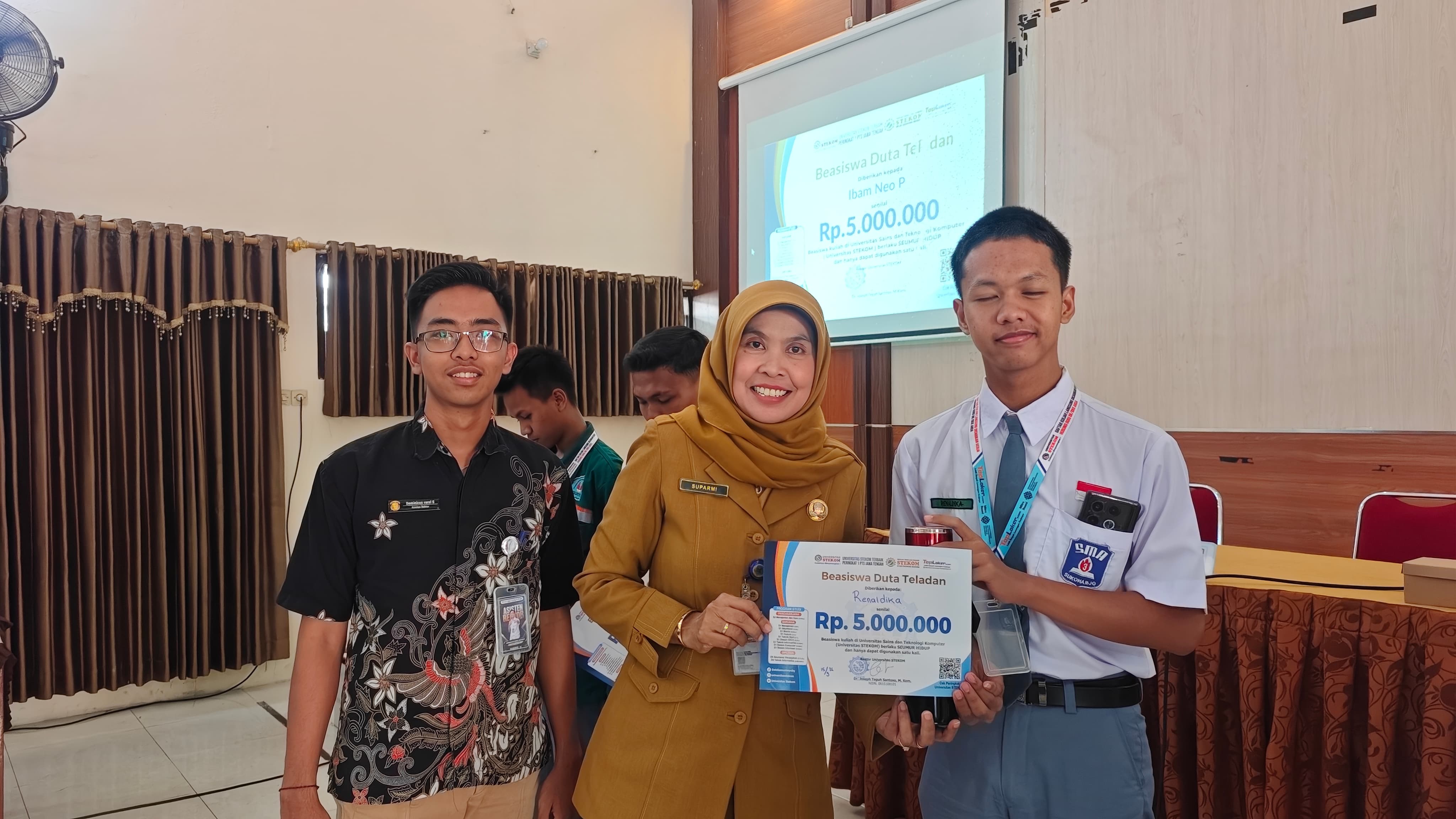 Siswa SMA Negeri 3 Sukoharjo, Renaldika, Mendapatkan Beasiswa Pendidikan dari Universitas STEKOM