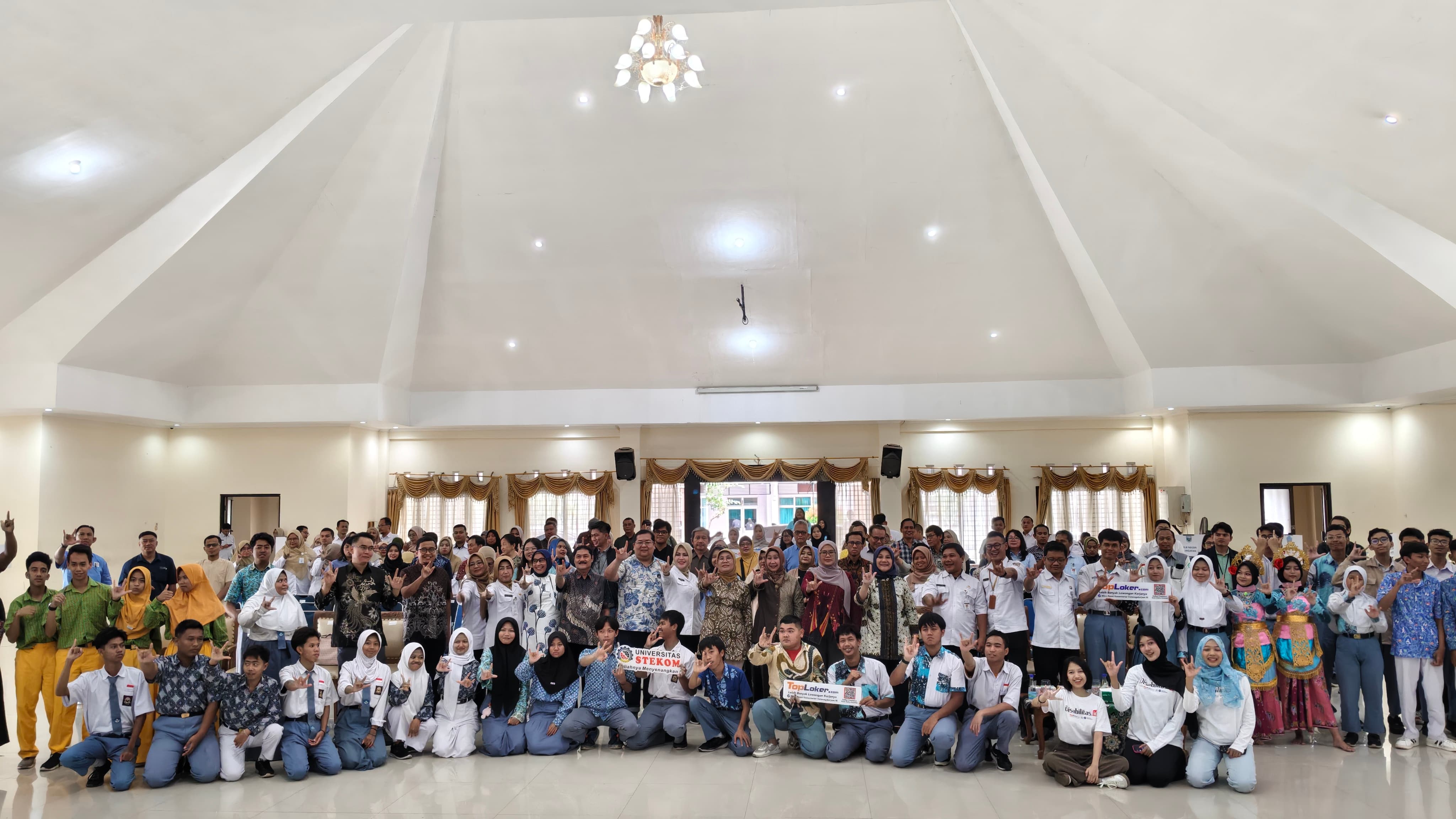 Dorong Pembangunan Inklusif, Universitas STEKOM Dukung Pengembangan Inklusi Sektor Manufaktur bagi Penyandang Disabilitas