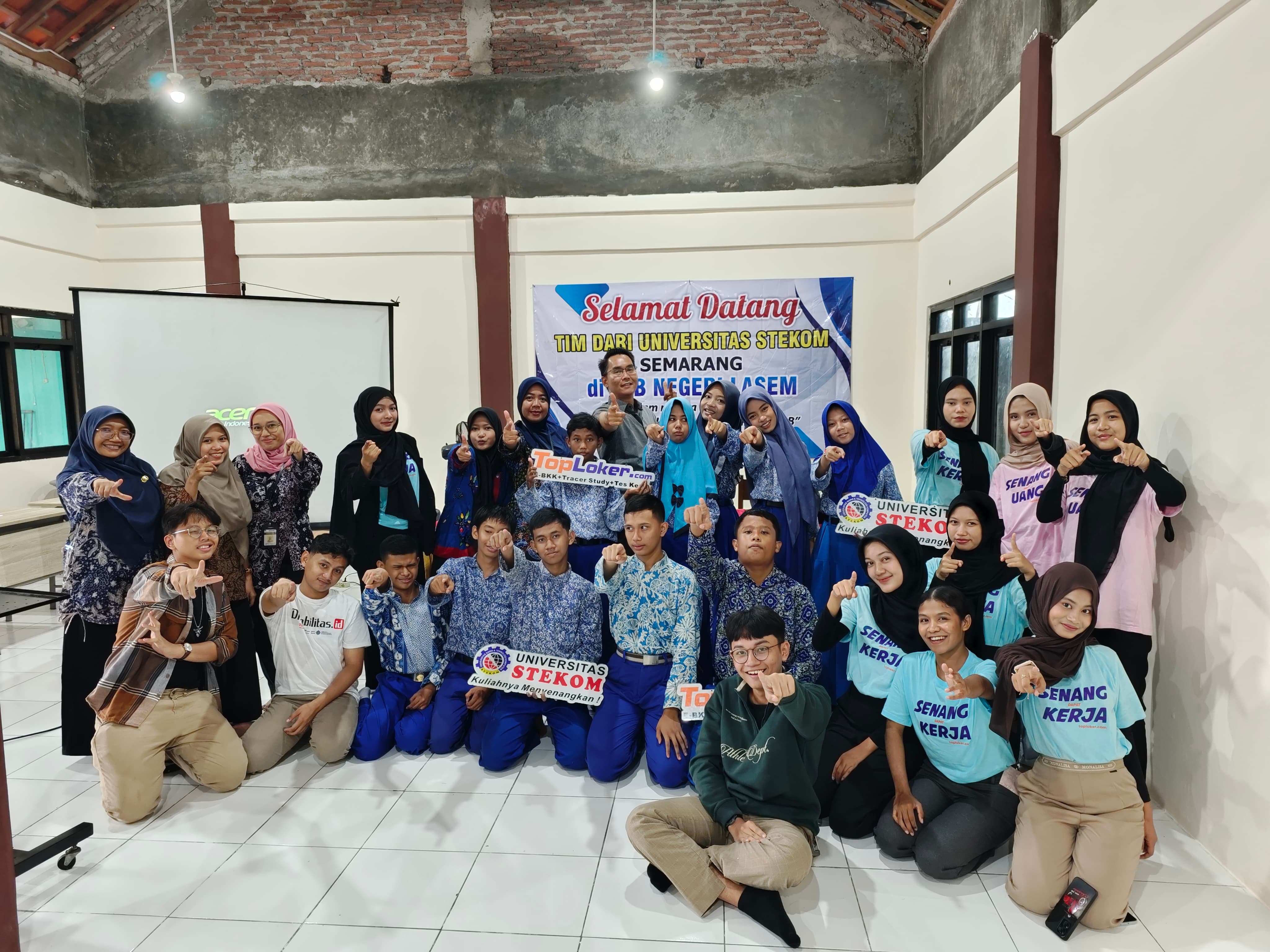 Universitas Stekom Perkuat Pendekatan Inklusi melalui Program Kaka Asuh dan Adik Asuh di SLB Negeri Lasem