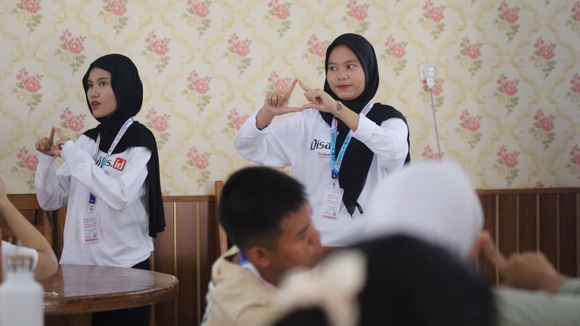 Universitas STEKOM Selenggarakan Pelatihan Bahasa Isyarat bagi Duta Inklusi di Bali