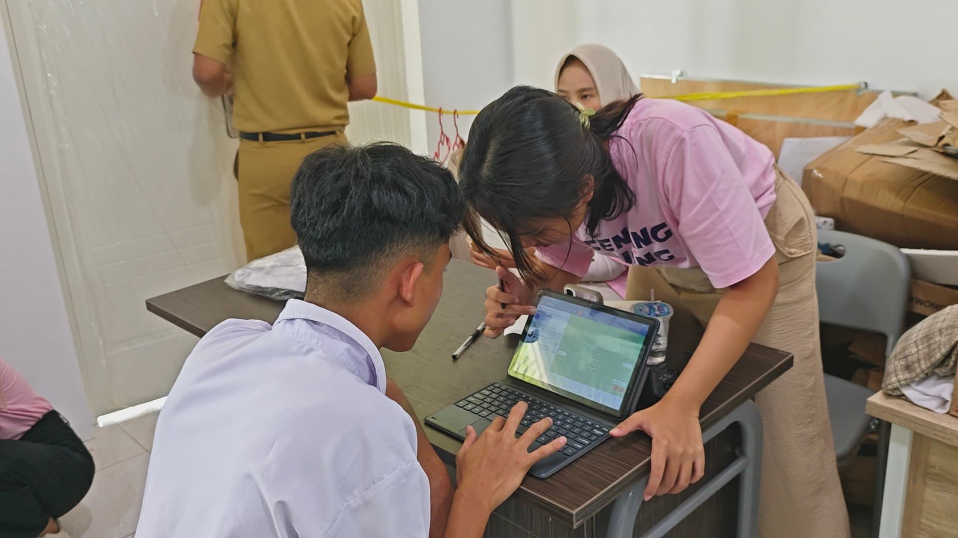 Tes Kecakapan Laundry Universitas Stekom Latih Siswa Disabilitas SLB Negeri Boyolali Menjadi Lebih Mandiri