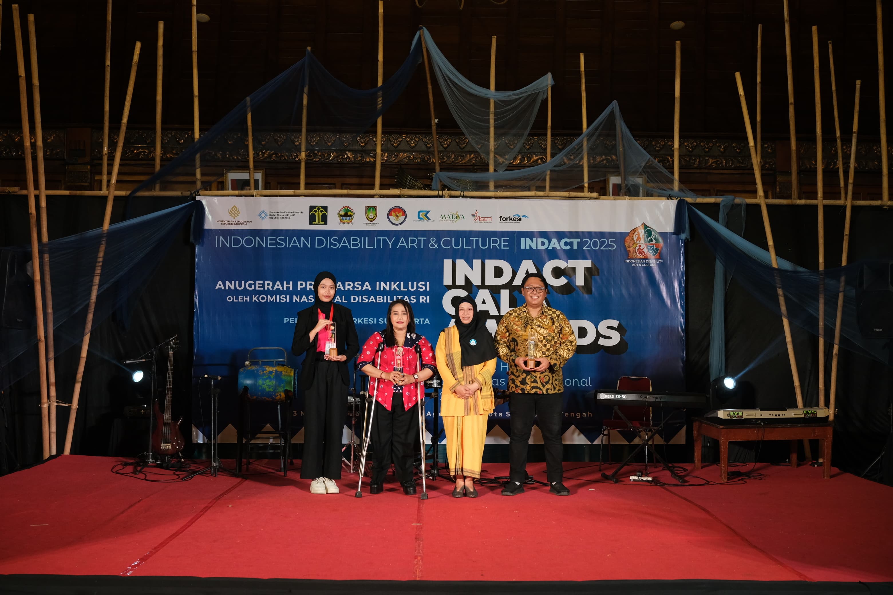 Universitas Stekom Raih Changemaker Award pada Indonesian Disability Art and Culture Festival 2025