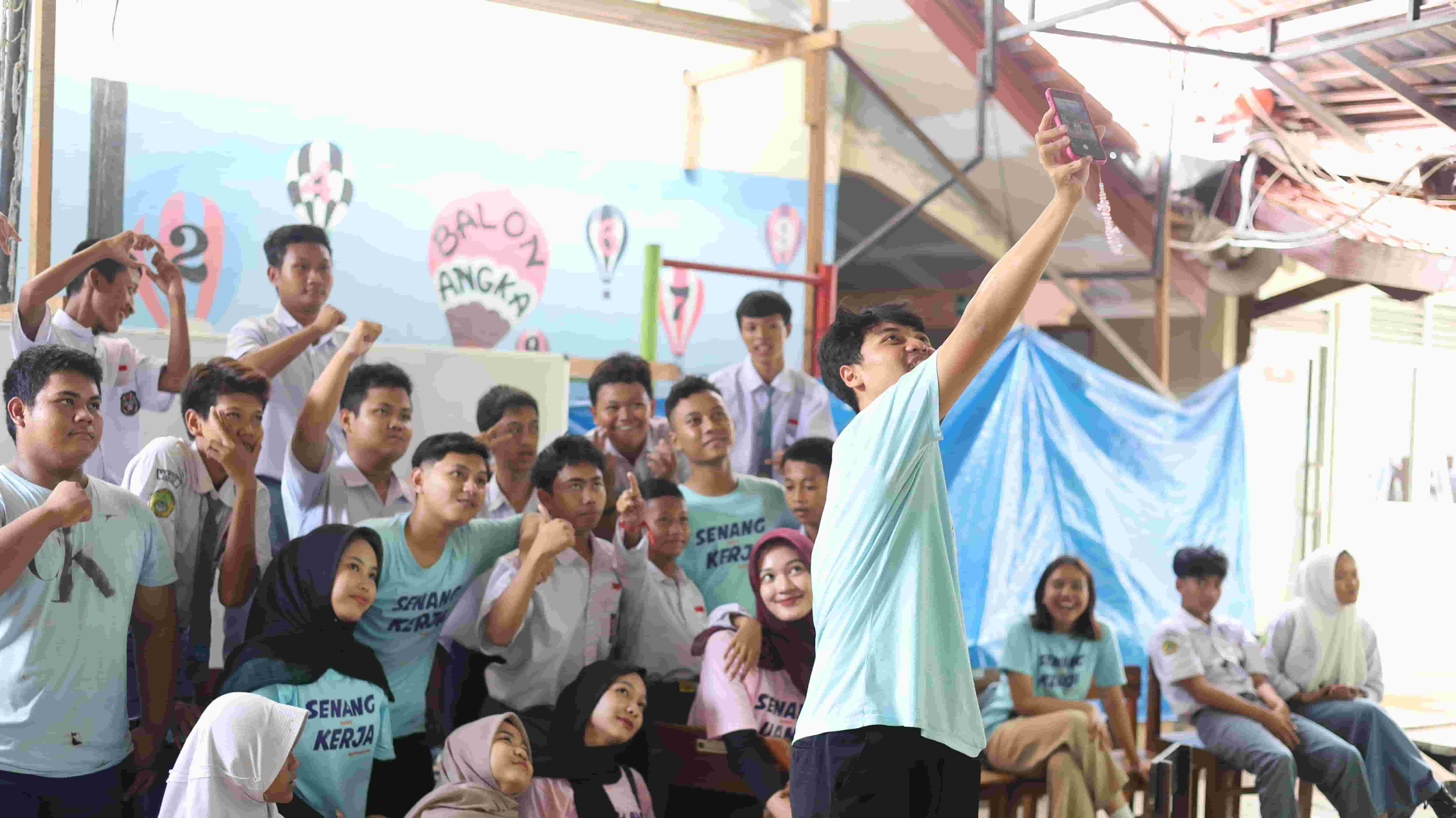 Membangun Keakraban dan Kesiapan Kerja: Universitas Stekom Gelar Program Kakak Asuh di SLB Negeri Demak