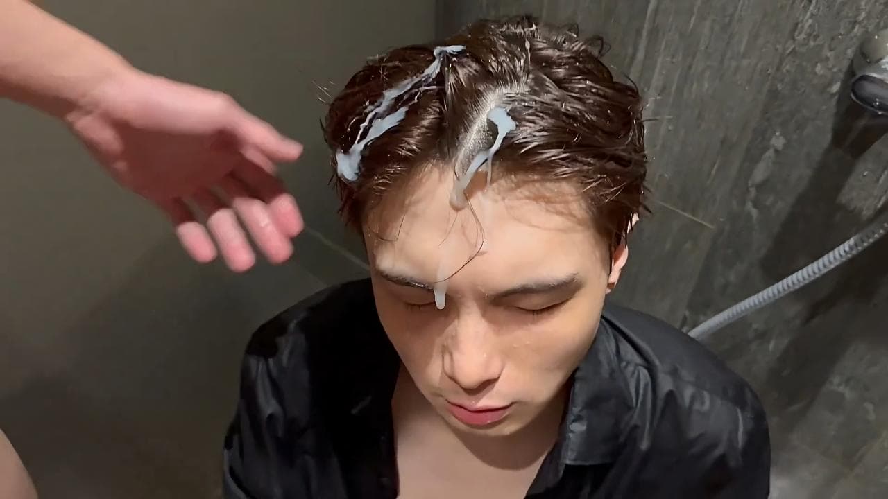  Handsome Asian guy suck cock