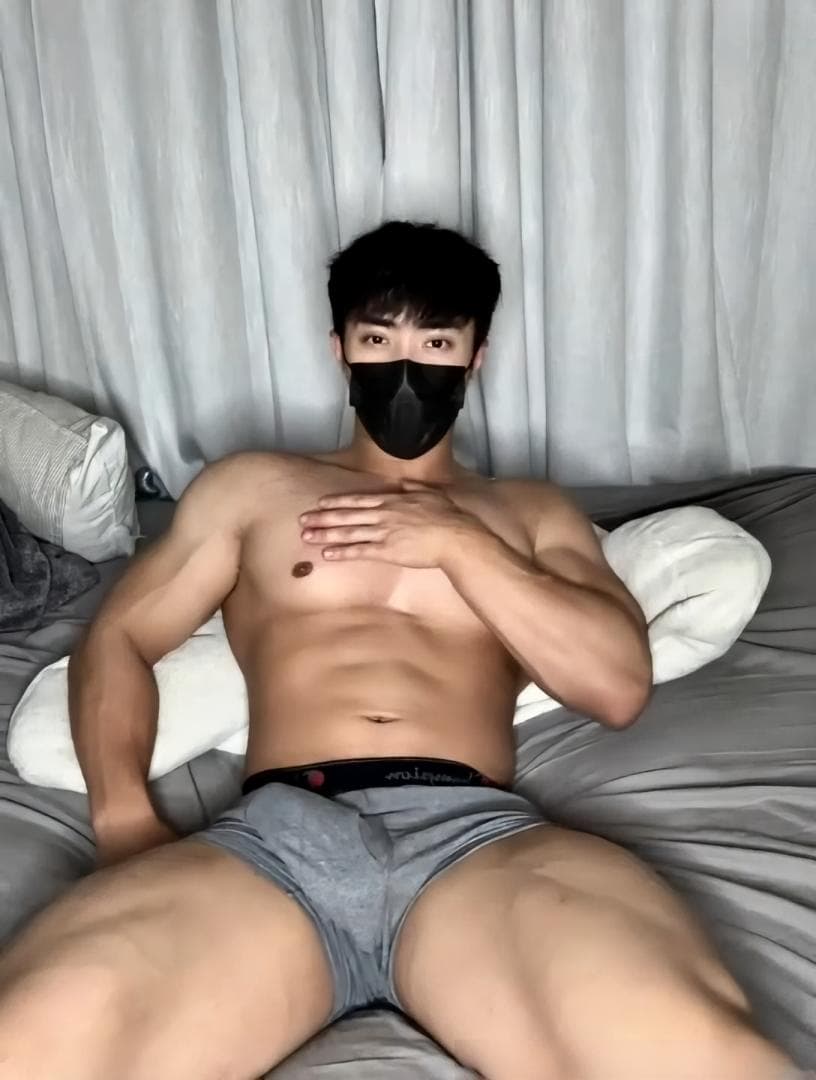 Sex Men Korean muscle guy jerking off