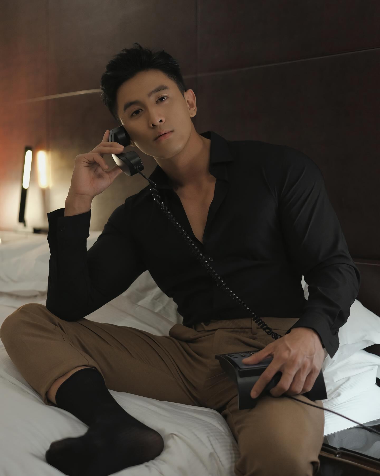 fuck Handsome Chinese men pose for sexy photos