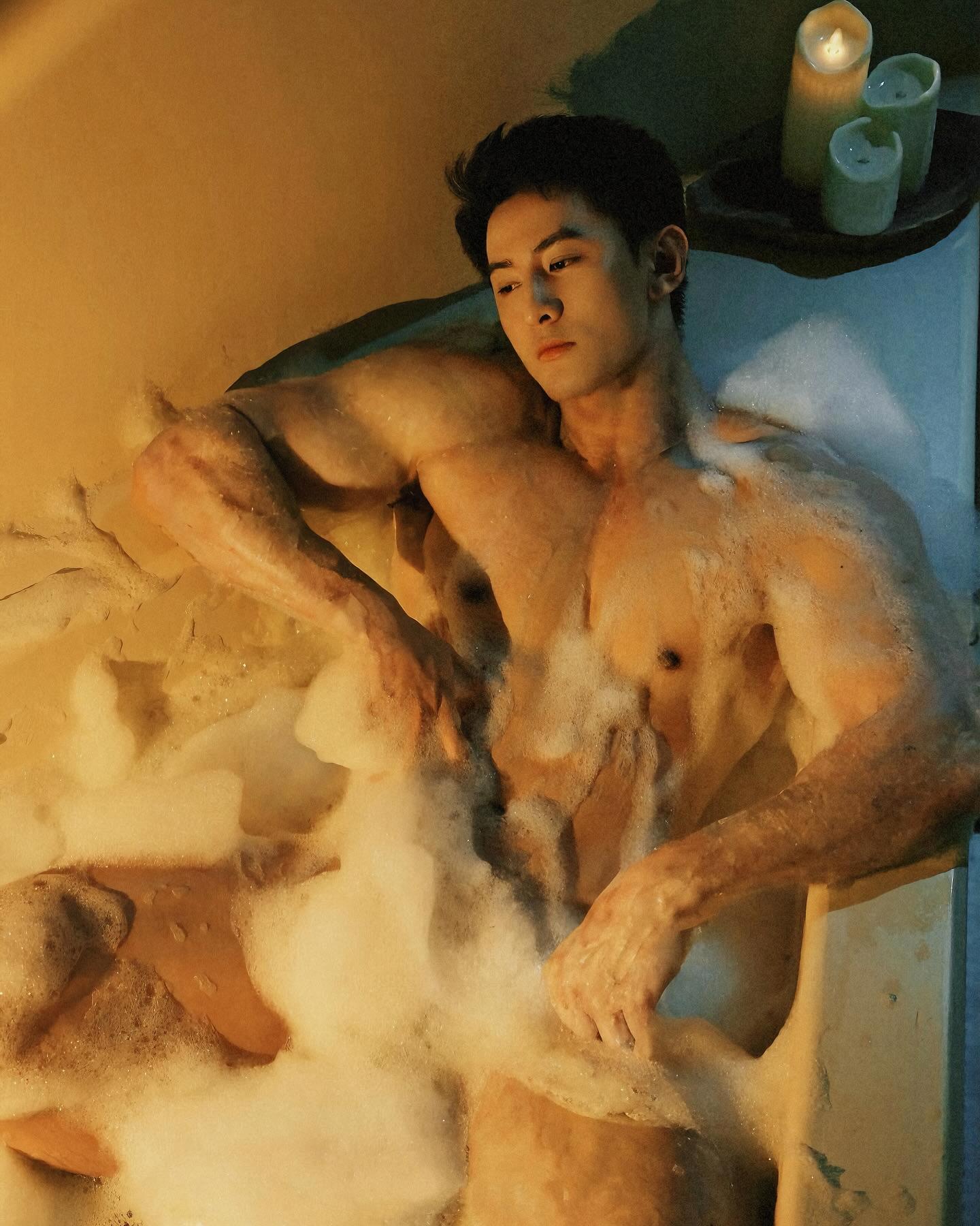 fuck Handsome Chinese men pose for sexy photos