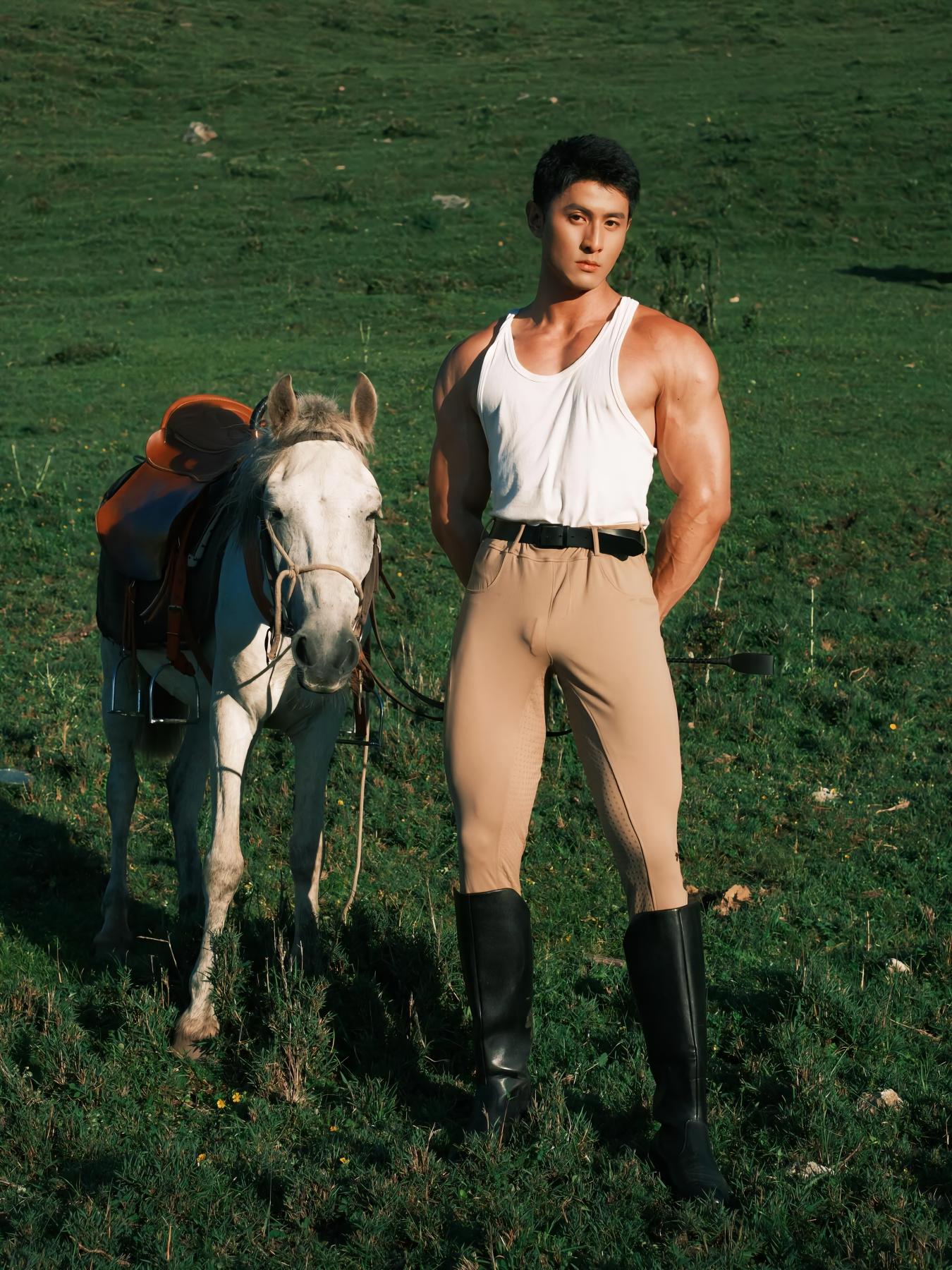 Adult Chinese Muscular Male Model Nude