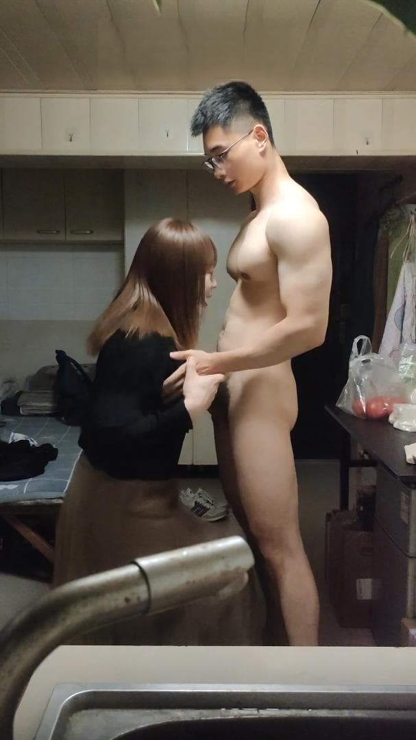  男扮女装引诱帅哥发生性关系