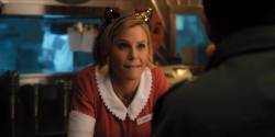 Hubie-Halloween-Julie-Bowen