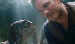 Owen-Grady-bonding-with-a-baby-Blue-in-Jurassic-World-Fallen-Kingdom