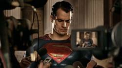 ht_batman_v_superman_henry_cavill_jc_160314_16x9_1600