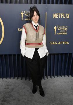 sag-awards-2024-red-carpet-photos-Billie Eilish