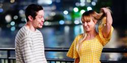 pete-davidson-and-kaley-cuoco-on-location-for-meet-cute-on-news-photo-1660834677