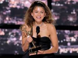 zendaya-emmy-win-091222-917680964a8b4ae98a4932ef389445cc