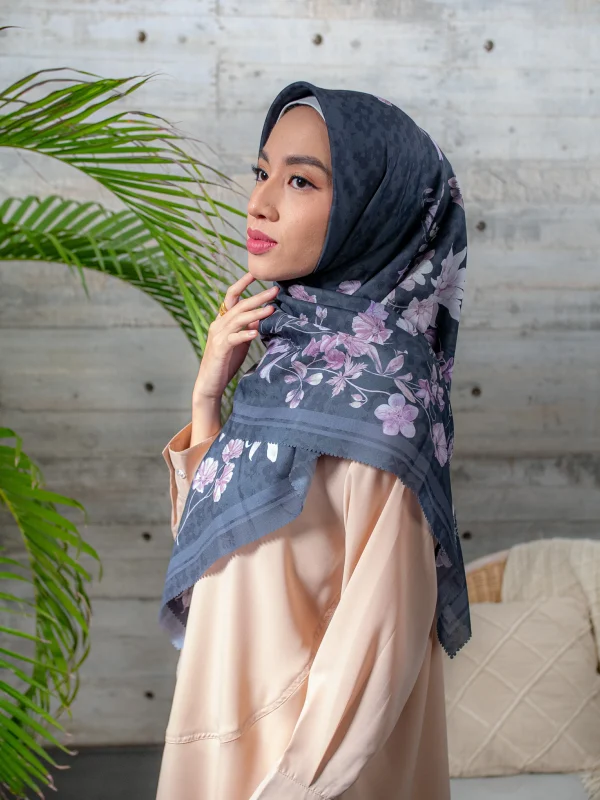 Eloise Scarf Black - Image 2