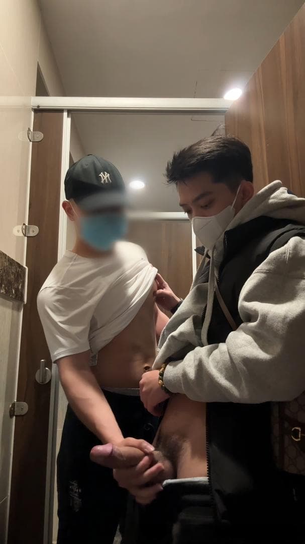  straight guy jerking off imyour_seven