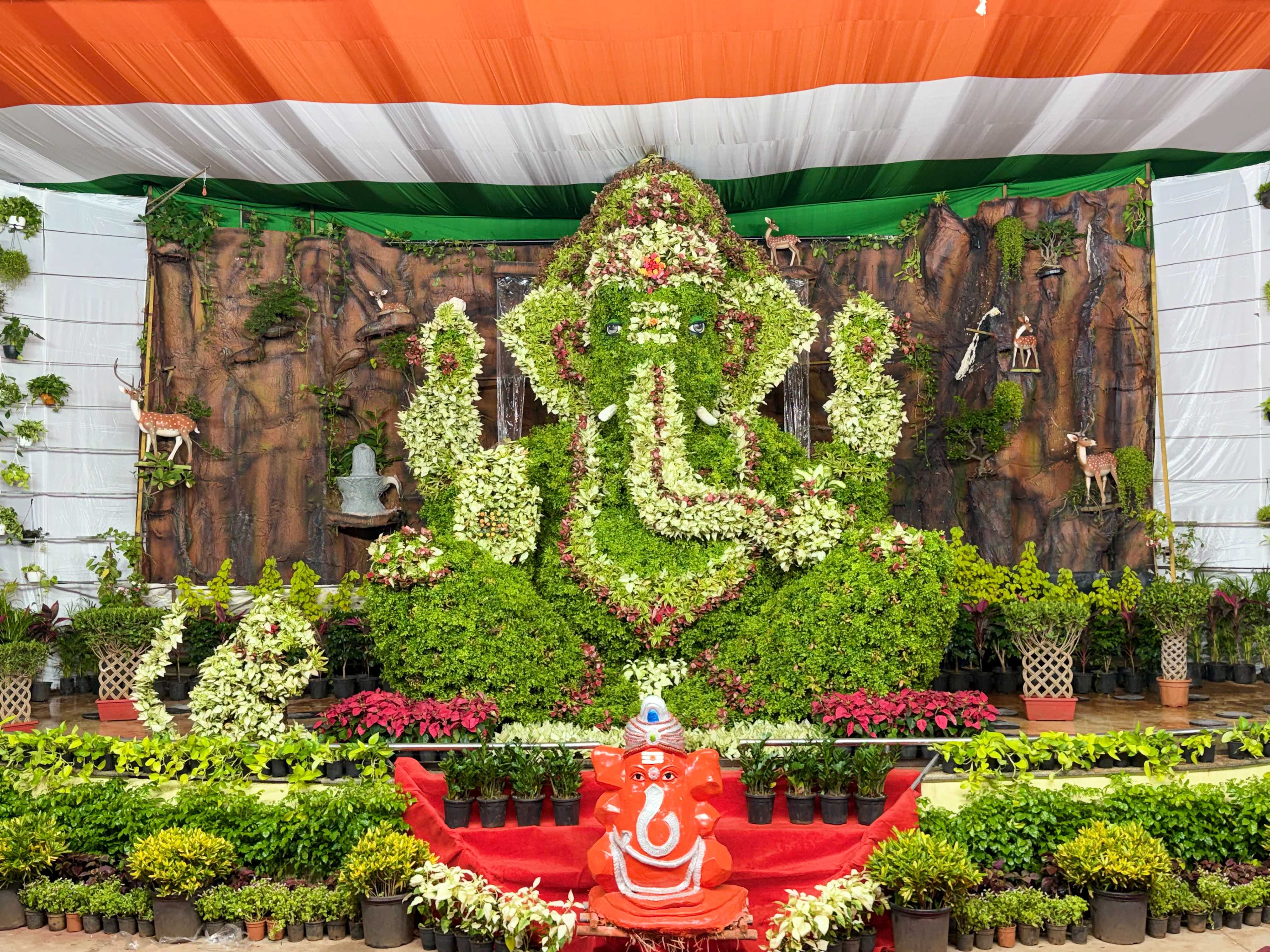 Eco-friendly Sasya Ganapathi idol crafted entirely from leaves, flowers and living plants