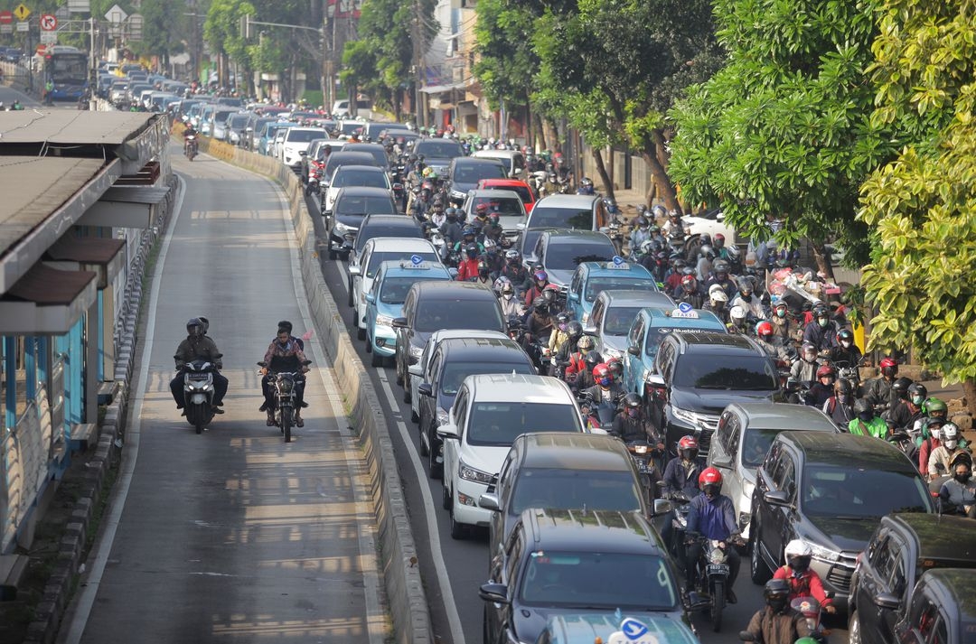 Indonesia’s EV dream gets $15 bln spark of reality