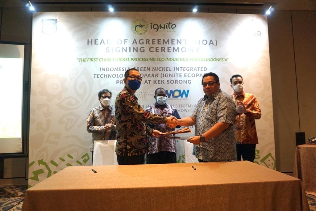 President Director of PT TGEM Signed HoA with PT MOW Sorong