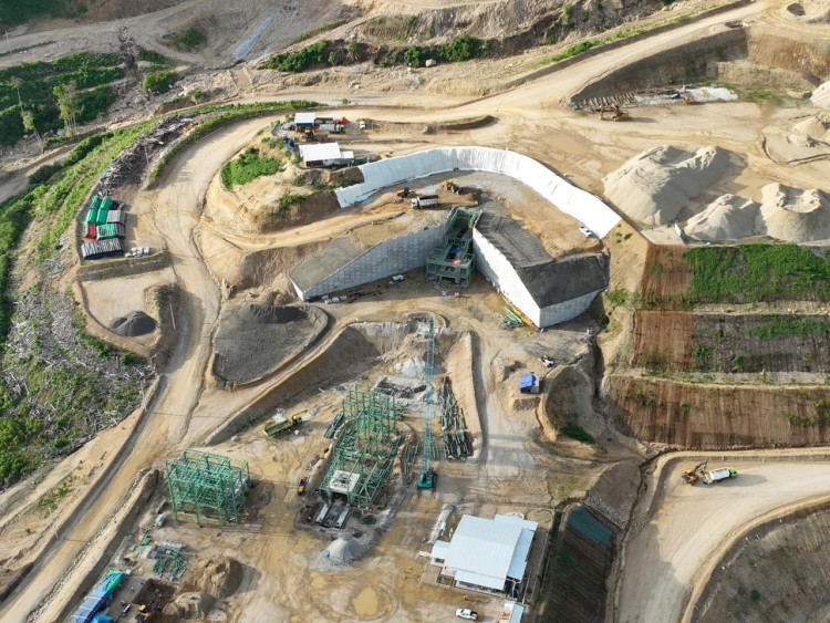 EMAS Begins Ore-Feeding Operations at the Pani Gold Mine